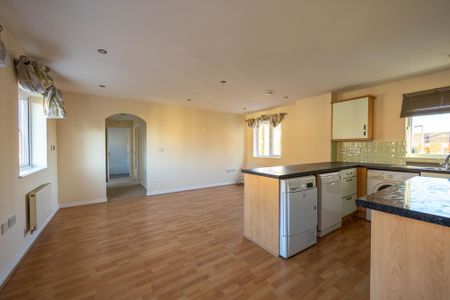 2 bedroom coach house to rent - Photo 2