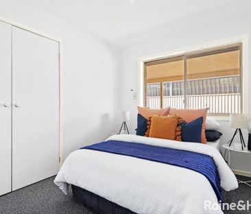 Spacious Family Haven - Comfort, Style & Fun Await! - Photo 4