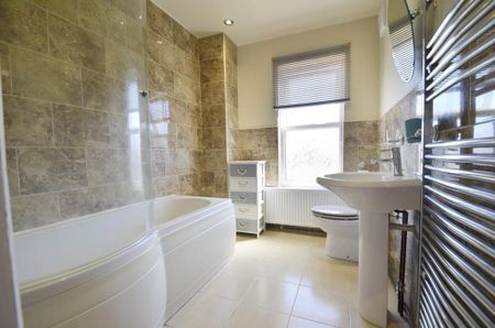 3 bedroom terraced house to rent - Photo 3