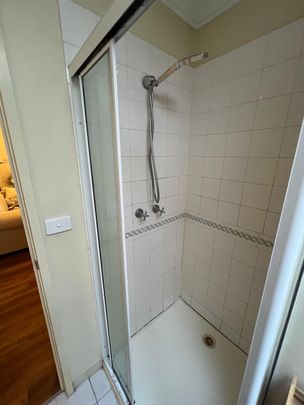 West Melbourne - Photo 1