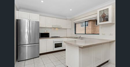 Bright 2 Bedroom Unit - Photo 2