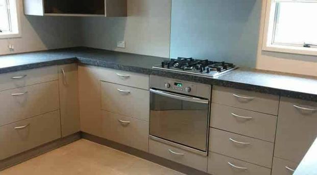 Well looked after4 bedrooms house - Photo 1