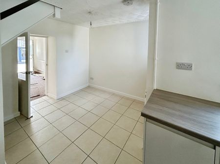 High Street, Caeharris, MERTHYR TYDFIL - Photo 3