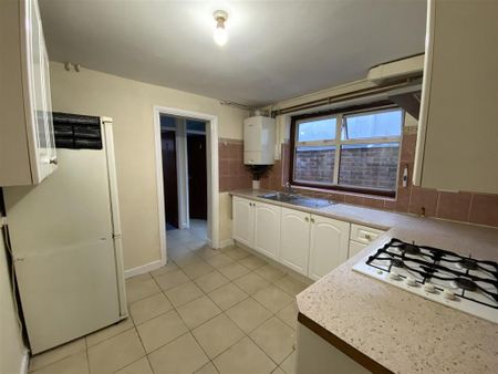 3 bedroom terraced house to rent - Photo 5