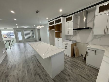 Upper-Level Home with AC & Double Garage - Photo 3