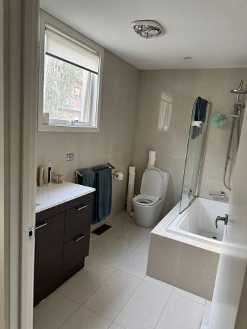 St Kilda East - Photo 5