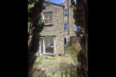 1 Bed Flat, Nevill Road, N16 - Photo 3