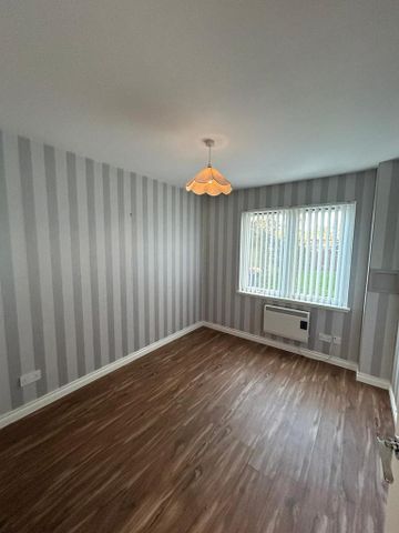 2 bedroom semi-detached house to rent - Photo 5