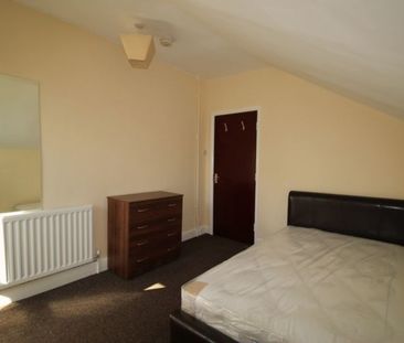 6 bed Semi-Detached House for Rent - Photo 6