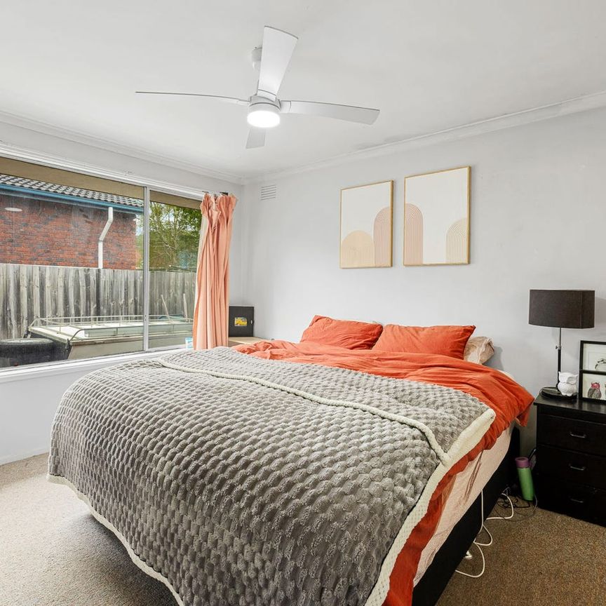 $600 per week / $2607 per cal month - Photo 1