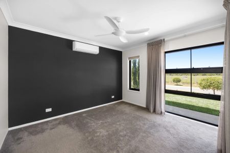 Modern Family Living in the Heart of Palmview - Photo 5