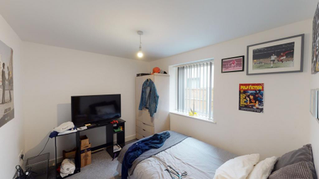 4 bedroom terraced house to rent - Photo 3