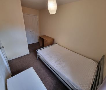 2 Bed Student Accommodation - Photo 2