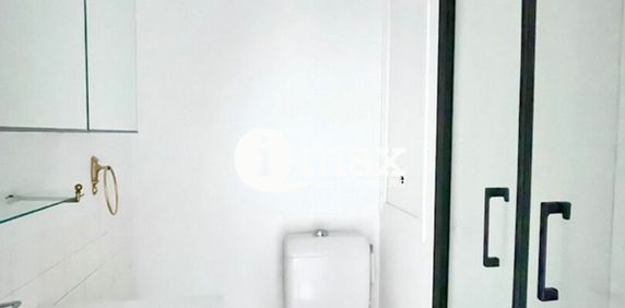 Location Appartement COURBEVOIE - - Photo 2