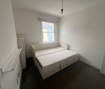 Studio Flat, Milton Road, BN2 - Photo 4