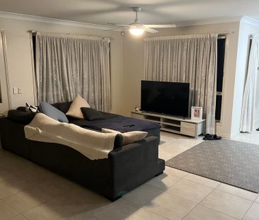 Robina - Photo 1
