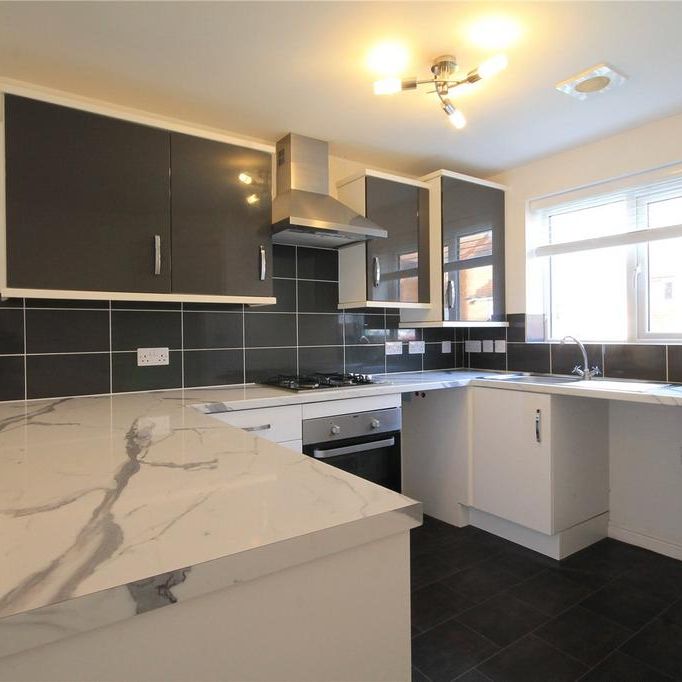3 bedroom semi-detached house to rent - Photo 1