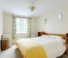 2 BEDROOM Apartment - Ground Floor - Photo 1