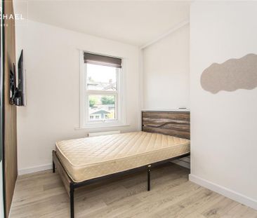 4 bedroom terraced house to rent - Photo 6