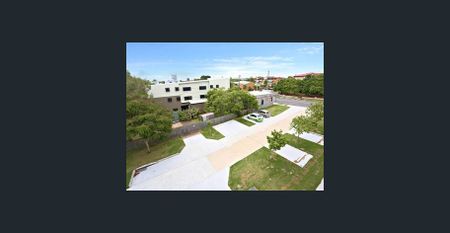 Contemporary Apartment - Secure Access - Photo 4