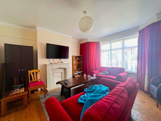 5 bedroom detached house to rent - Photo 1