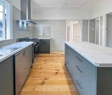 18 Fisher Street, West Gladstone, Qld 4680 - Photo 1