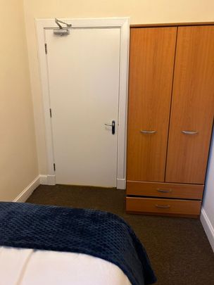 3 bedroom apartment to rent - Photo 1