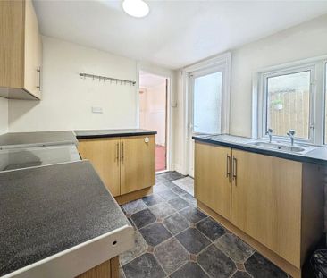 2 bedroom terraced house to rent - Photo 3