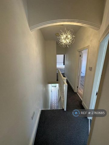 3 bedroom terraced house to rent - Photo 4