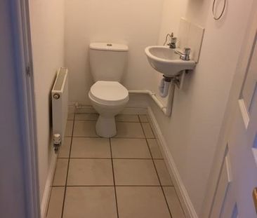 2 bedroom semi-detached house to rent - Photo 5