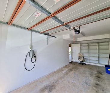 Stylish and Timeless Four Bedrooms Duplex - Photo 5