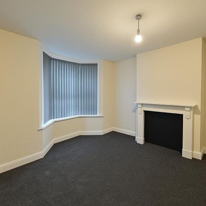 4 bedroom semi-detached house to rent - Photo 1