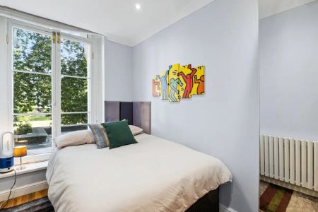 2 bedroom flat in Barnsbury - Photo 2