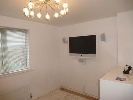 PETERBOROUGH - Photo 4