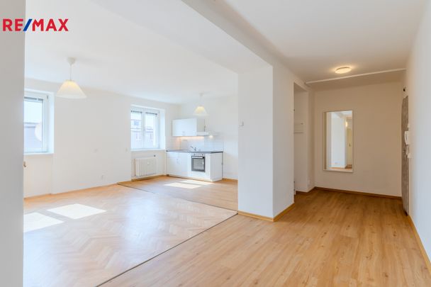 Pronájem bytu 2+kk v osobním vlastnictví 63 m², Praha 10 - Vršovice - Photo 1