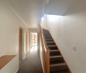Townhouse - Photo 2