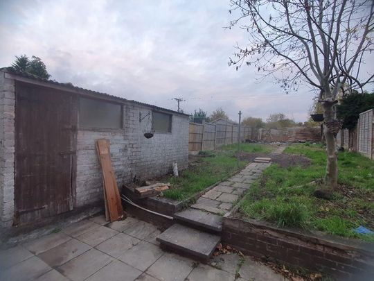 4 bedroom terraced house to rent - Photo 1