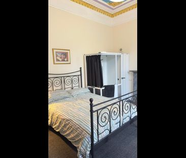 Room in a Shared House, Cathkin Road, G42 - Photo 4