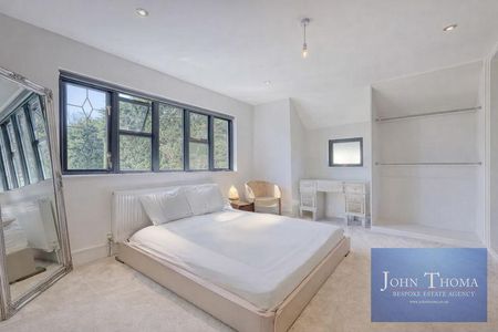 4 bedroom detached house to rent - Photo 4