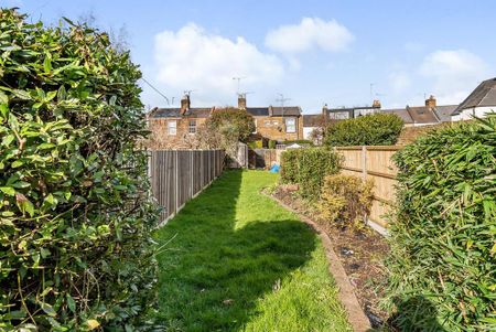 2 bedroom terraced house to rent - Photo 4