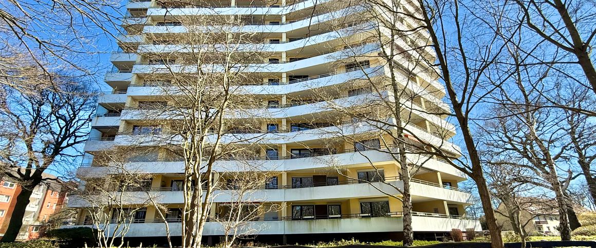 Erstbezug: Moderne & helle 3-Zimmer-Wohnung mit sonnigem Balkon + schöner Aussicht - Foto 1