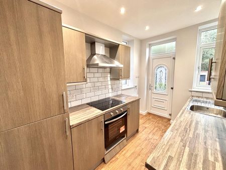 3 bedroom semi-detached house to rent - Photo 5