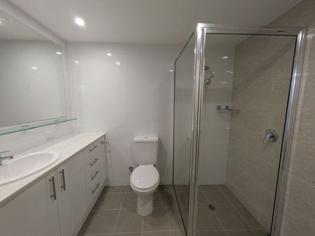 Modern One Bedroom Unit - Photo 4