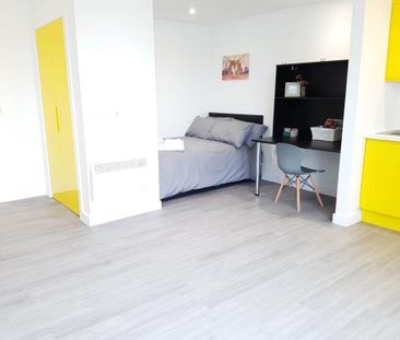 Studio to rent - Photo 3
