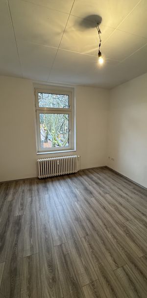 Sehr schöne sanierte 2 Zimmer Wohnung in Duisburg zu vermieten - Photo 1