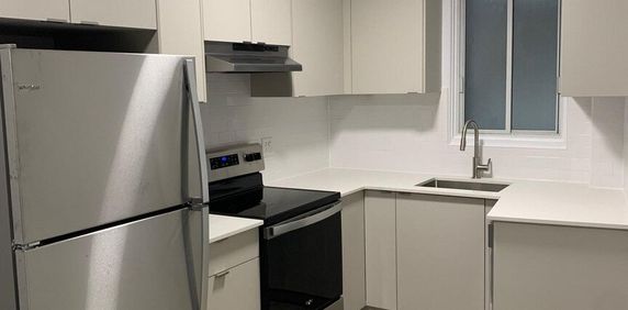 416 - 1255 Sherwood Crescent, Mount Royal - Photo 2