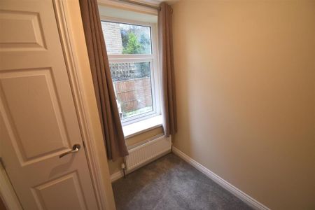 3 bedroom terraced house to rent - Photo 2