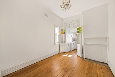 NEWLY RENOVATED APARTMENT IN MOSMAN VILLAGE - Photo 2