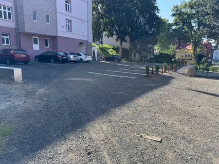 Pronájem venkovního parkovacího místa v centru Liberce ul. Chrastavská - Photo 4