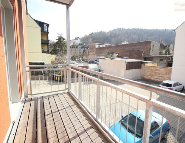 Traumwohnung mit Balkon im Zentrum von Aue! - Photo 1
